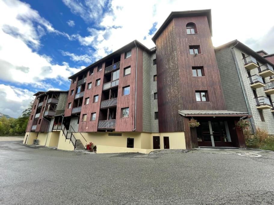 Apartment Le Seignus D'allos T2 30m2. Aux Pieds Des Pistes. Allos